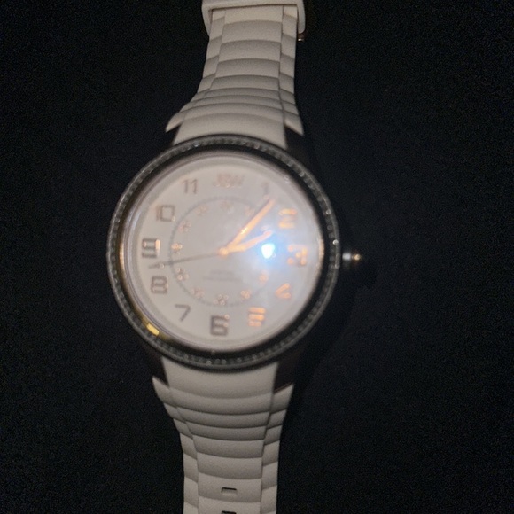 Diamond Luxury Watch w/white band, Swiss Movement Water Resistant Mint Condition - Picture 2 of 3